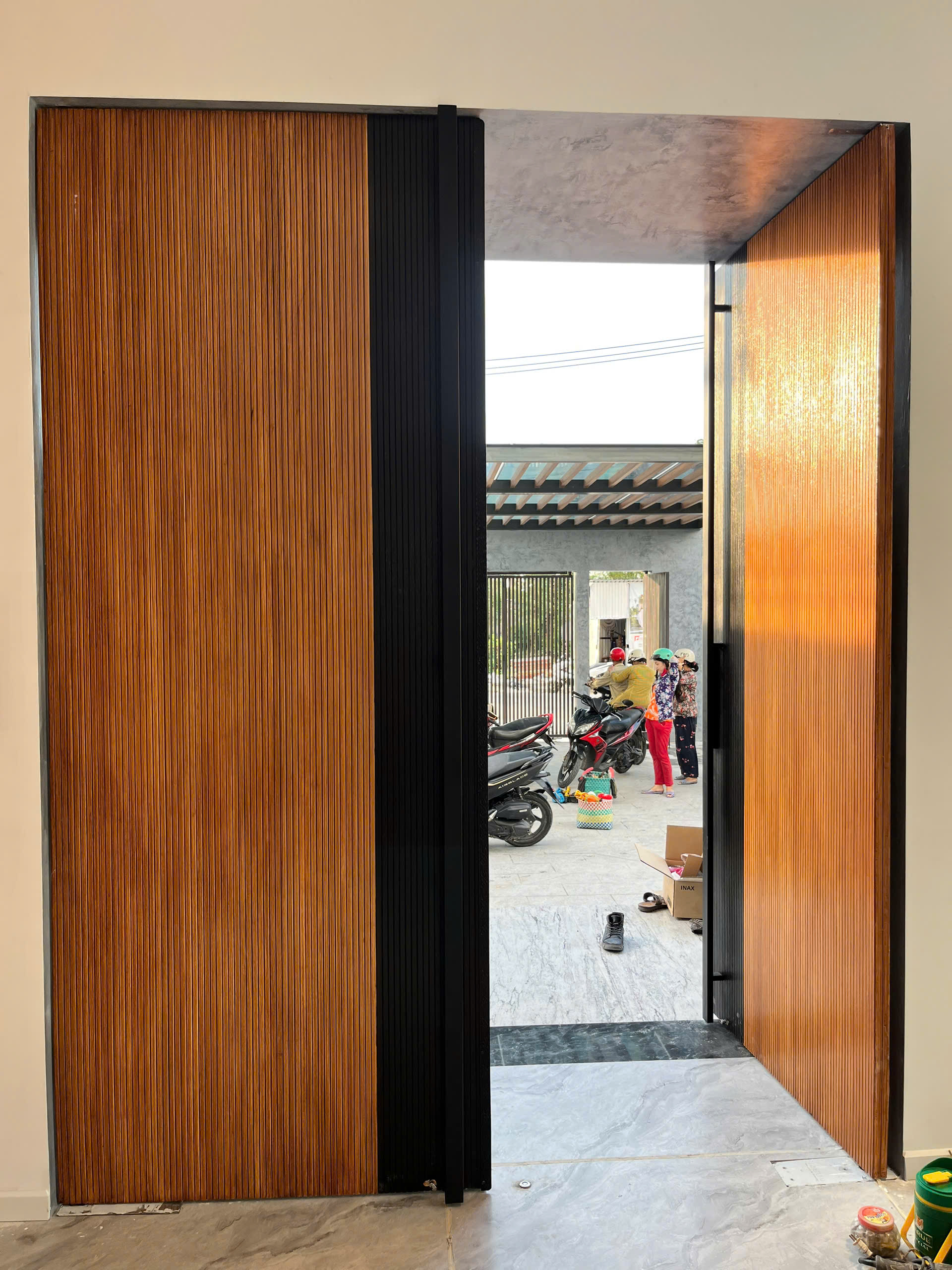 Cửa chính
